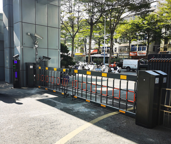 平湖派出所车牌识别空降闸 - 副本 (3).jpg